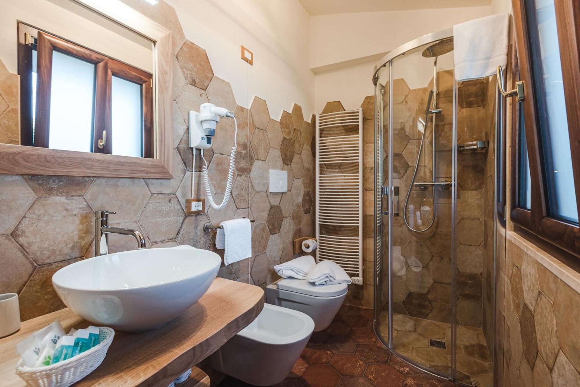 Seguire Le Botti - Agriturismo Cantina Sant'Andrea Borgo Vodice Екстериор снимка